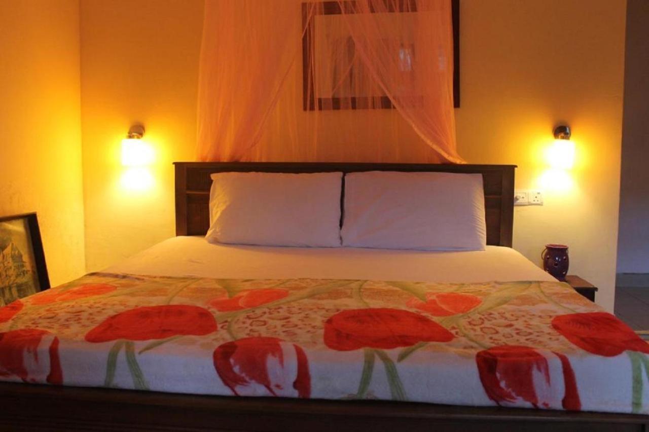 Hotel Blue Sky à Nallathanniya Extérieur photo