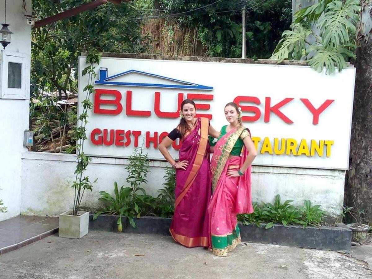 Hotel Blue Sky à Nallathanniya Extérieur photo