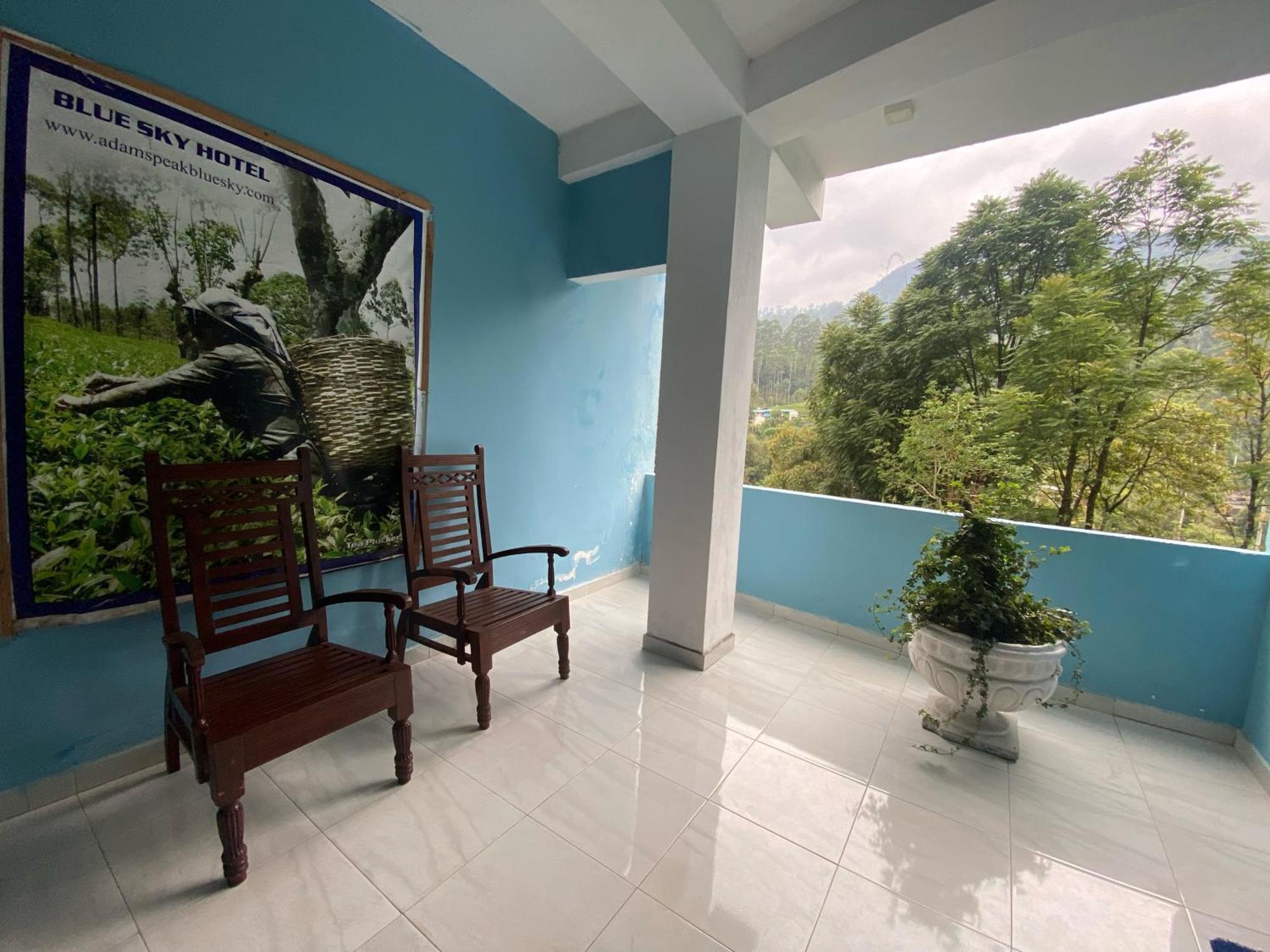Hotel Blue Sky à Nallathanniya Extérieur photo